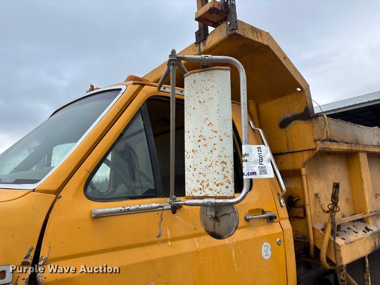 image for item FG0128 1988 Ford F800 dump truck
