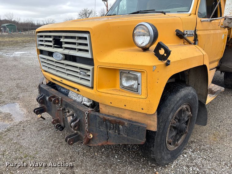 image for item FG0128 1988 Ford F800 dump truck