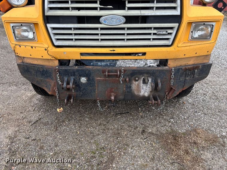 image for item FG0128 1988 Ford F800 dump truck
