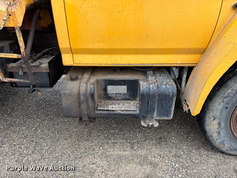 image for item FG0128 1988 Ford F800 dump truck