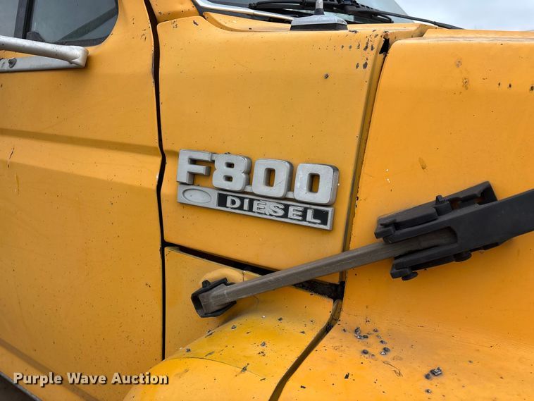 image for item FG0128 1988 Ford F800 dump truck