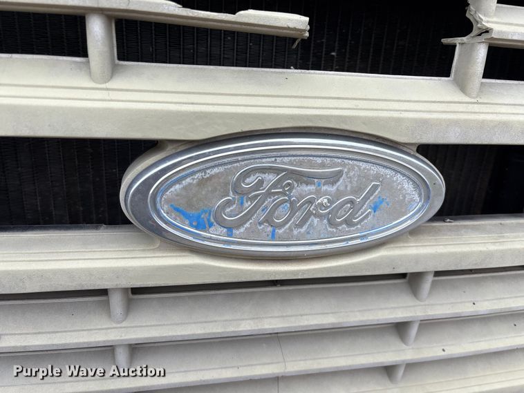 image for item FG0128 1988 Ford F800 dump truck