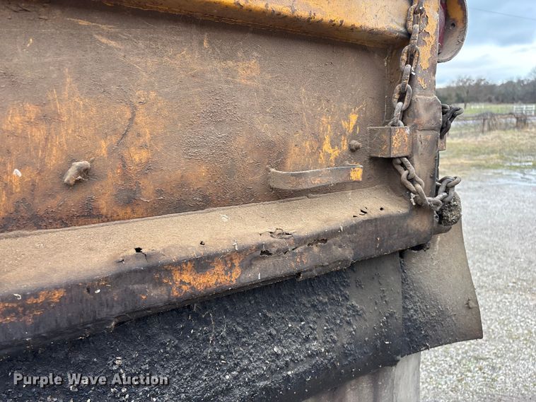 image for item FG0128 1988 Ford F800 dump truck