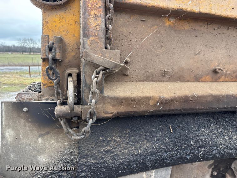 image for item FG0128 1988 Ford F800 dump truck