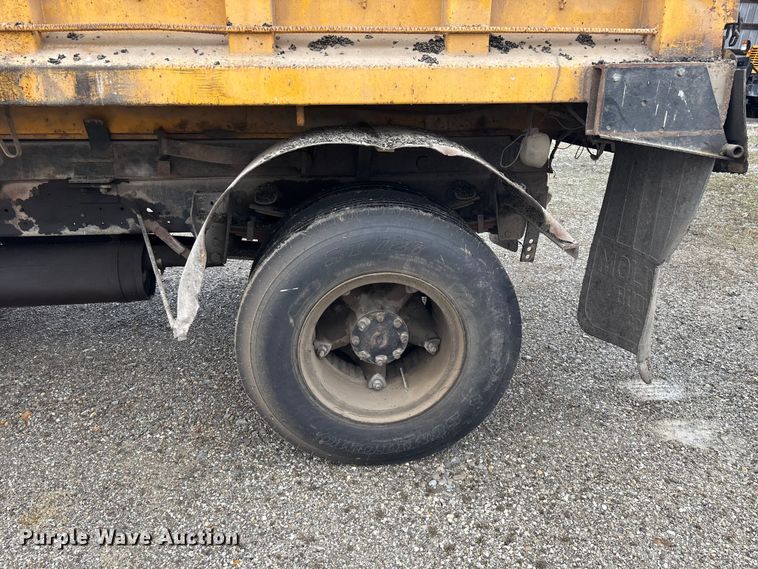 image for item FG0128 1988 Ford F800 dump truck