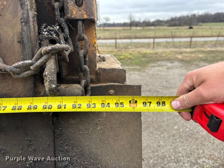 image for item FG0128 1988 Ford F800 dump truck