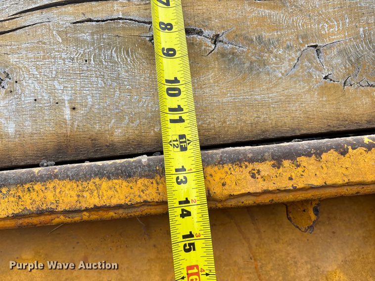 image for item FG0128 1988 Ford F800 dump truck