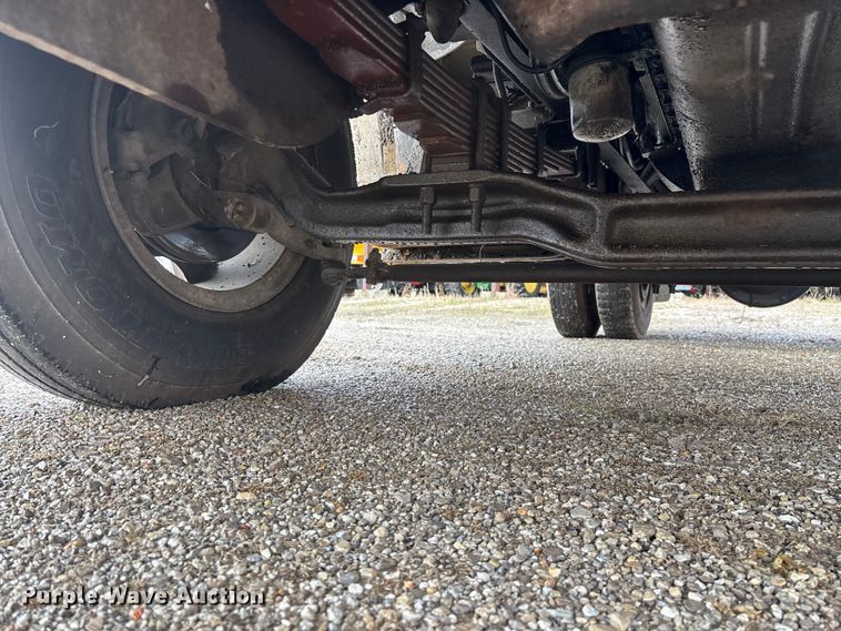 image for item FG0128 1988 Ford F800 dump truck