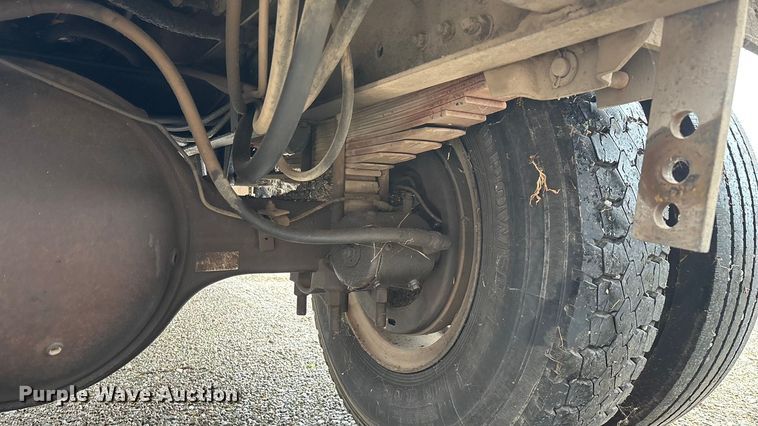 image for item FG0128 1988 Ford F800 dump truck