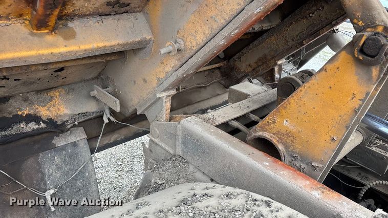 image for item FG0128 1988 Ford F800 dump truck