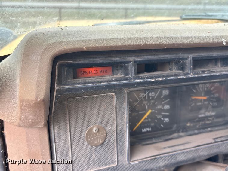 image for item FG0128 1988 Ford F800 dump truck