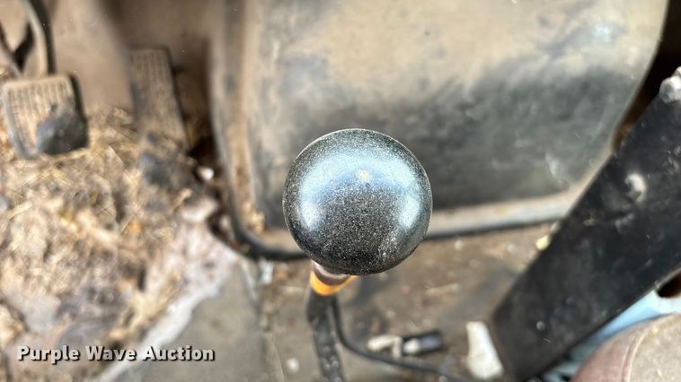 image for item FG0128 1988 Ford F800 dump truck