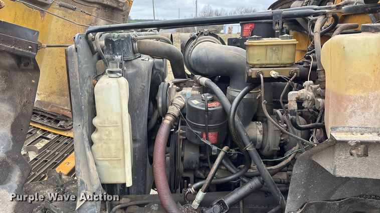 image for item FG0128 1988 Ford F800 dump truck