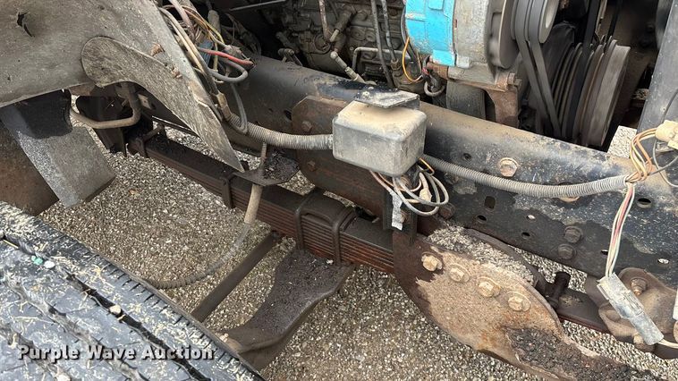 image for item FG0128 1988 Ford F800 dump truck