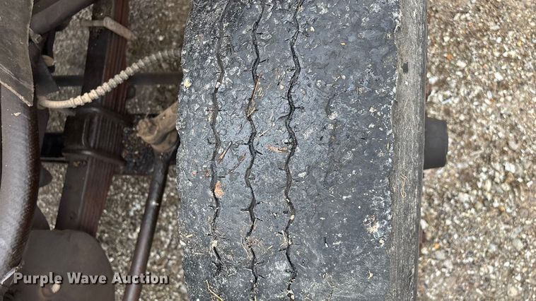 image for item FG0128 1988 Ford F800 dump truck