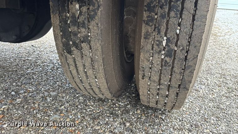 image for item FG0128 1988 Ford F800 dump truck