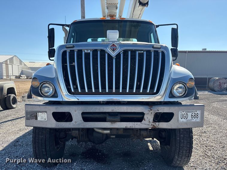 image for item FG2661 2012 International SR525 bucket truck