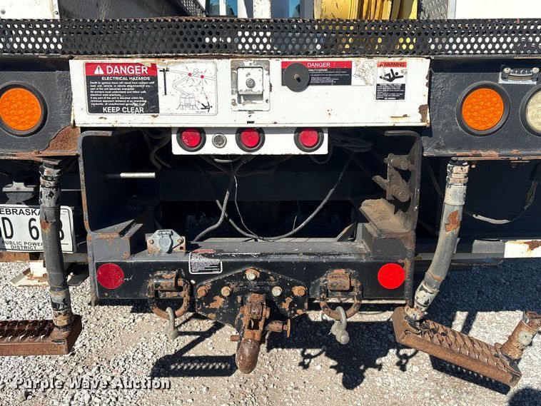image for item FG2661 2012 International SR525 bucket truck