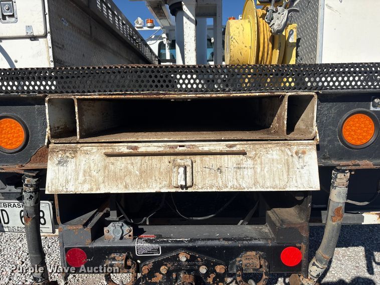 image for item FG2661 2012 International SR525 bucket truck