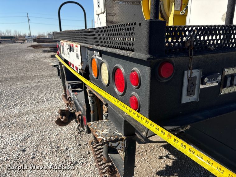 image for item FG2661 2012 International SR525 bucket truck