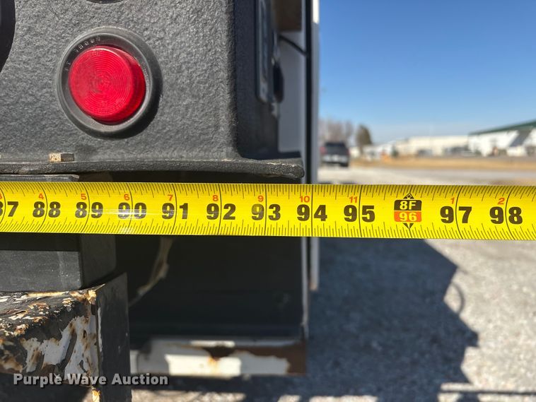 image for item FG2661 2012 International SR525 bucket truck