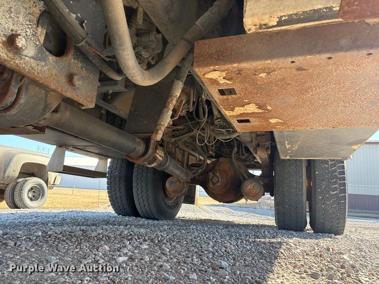 image for item FG2661 2012 International SR525 bucket truck