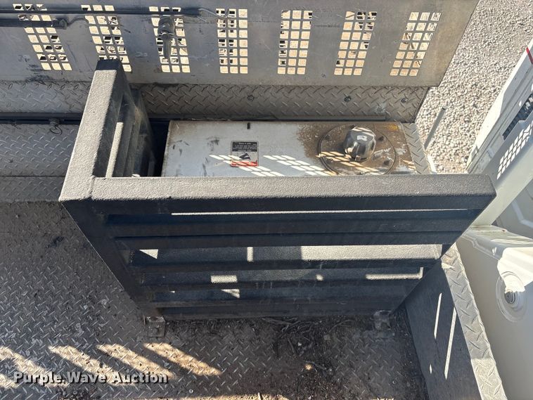 image for item FG2661 2012 International SR525 bucket truck