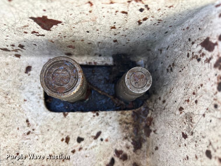 image for item FG2661 2012 International SR525 bucket truck