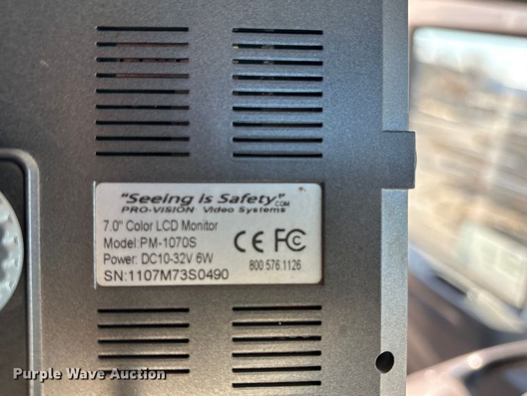 image for item FG2661 2012 International SR525 bucket truck