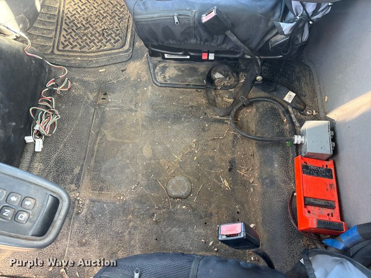 image for item FG2661 2012 International SR525 bucket truck