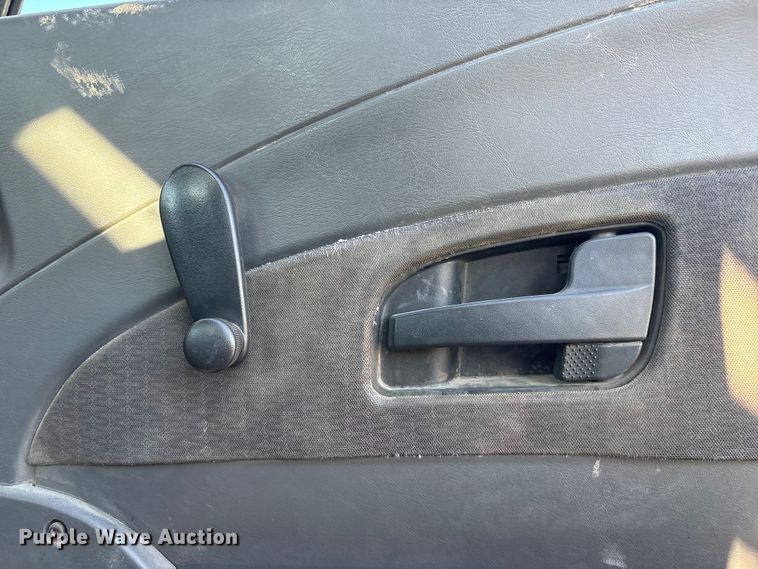 image for item FG2661 2012 International SR525 bucket truck