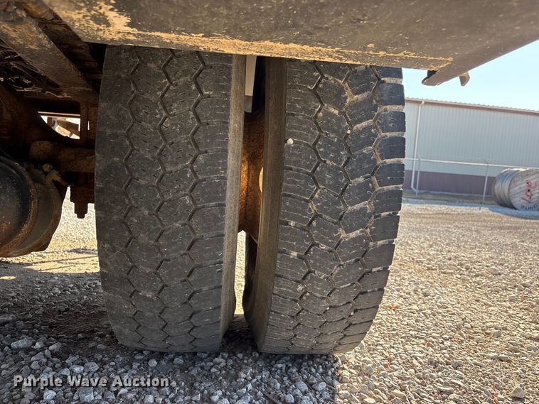 image for item FG2661 2012 International SR525 bucket truck