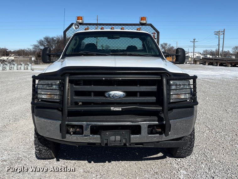 image for item FG2696 2007 Ford F550 Super Duty XL flatbed truck
