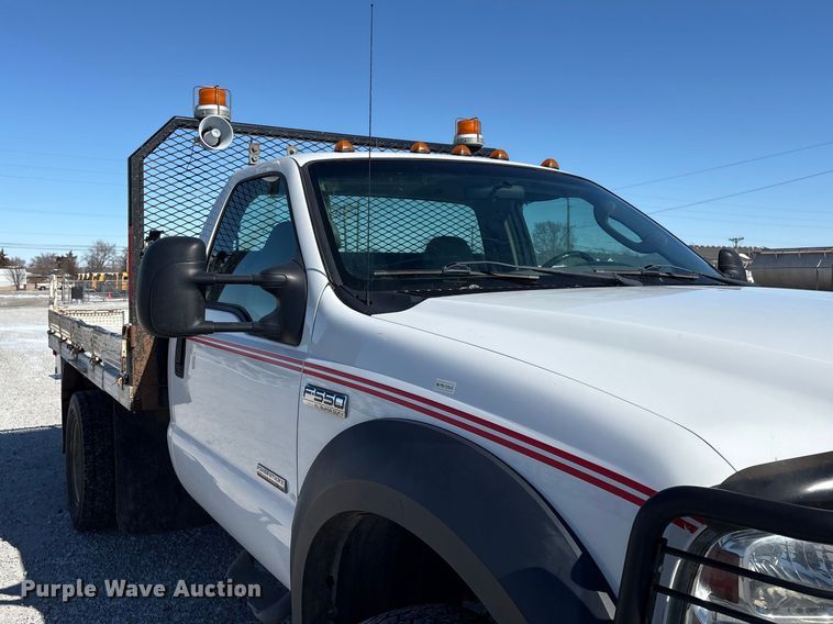 image for item FG2696 2007 Ford F550 Super Duty XL flatbed truck