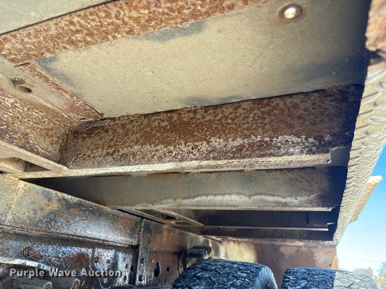 image for item FG2696 2007 Ford F550 Super Duty XL flatbed truck