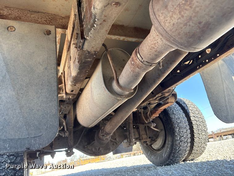 image for item FG2696 2007 Ford F550 Super Duty XL flatbed truck