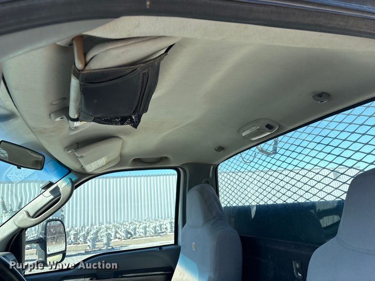 image for item FG2696 2007 Ford F550 Super Duty XL flatbed truck