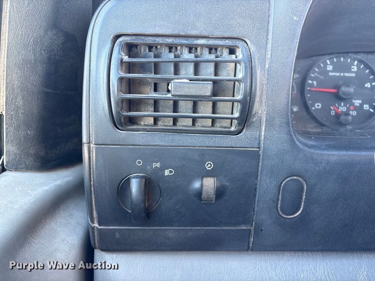 image for item FG2696 2007 Ford F550 Super Duty XL flatbed truck