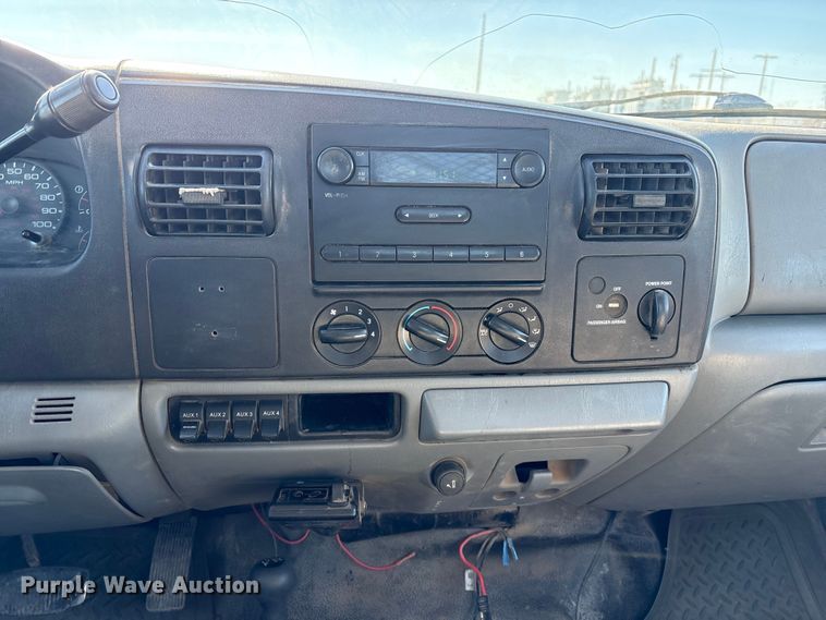 image for item FG2696 2007 Ford F550 Super Duty XL flatbed truck