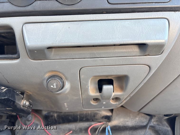 image for item FG2696 2007 Ford F550 Super Duty XL flatbed truck