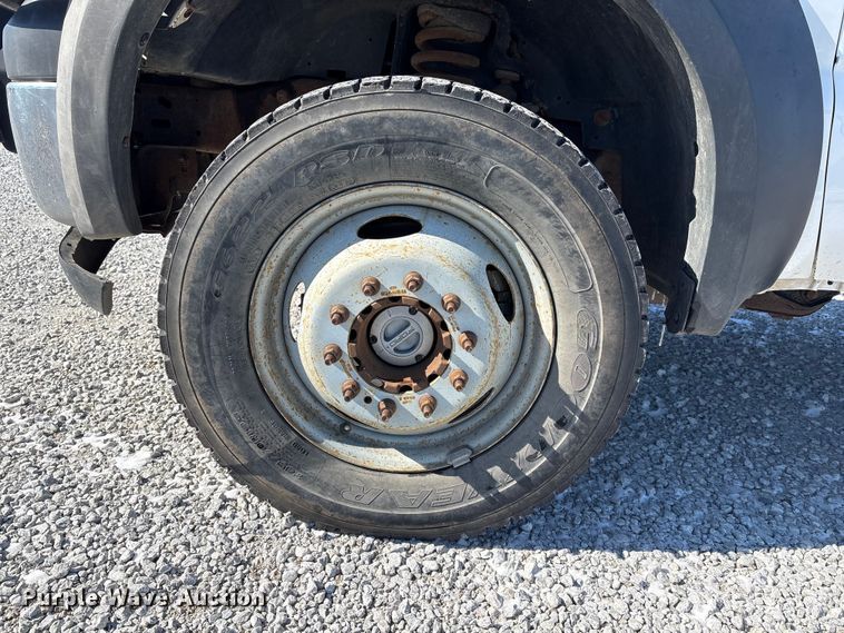 image for item FG2696 2007 Ford F550 Super Duty XL flatbed truck