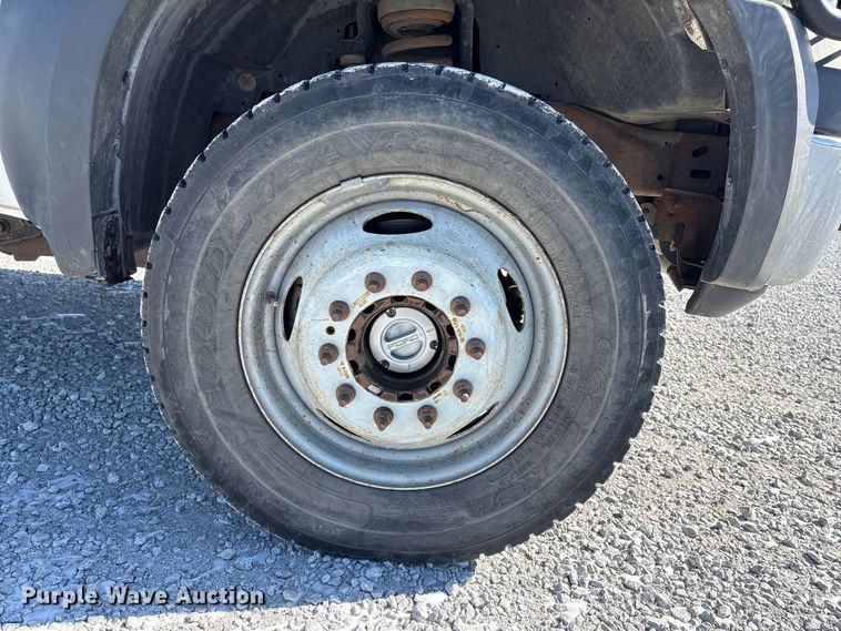 image for item FG2696 2007 Ford F550 Super Duty XL flatbed truck