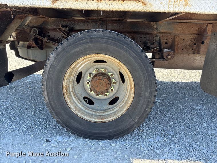 image for item FG2696 2007 Ford F550 Super Duty XL flatbed truck