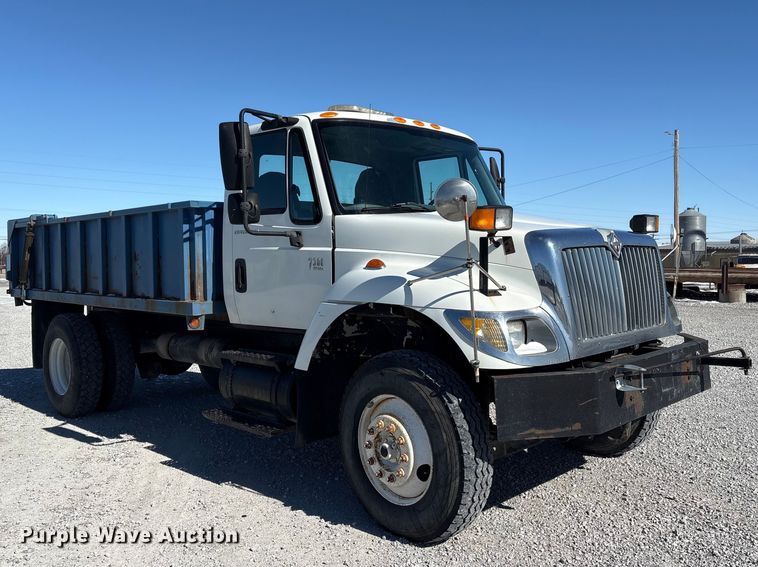 image for item FG2697 2005 International 7300 dump truck