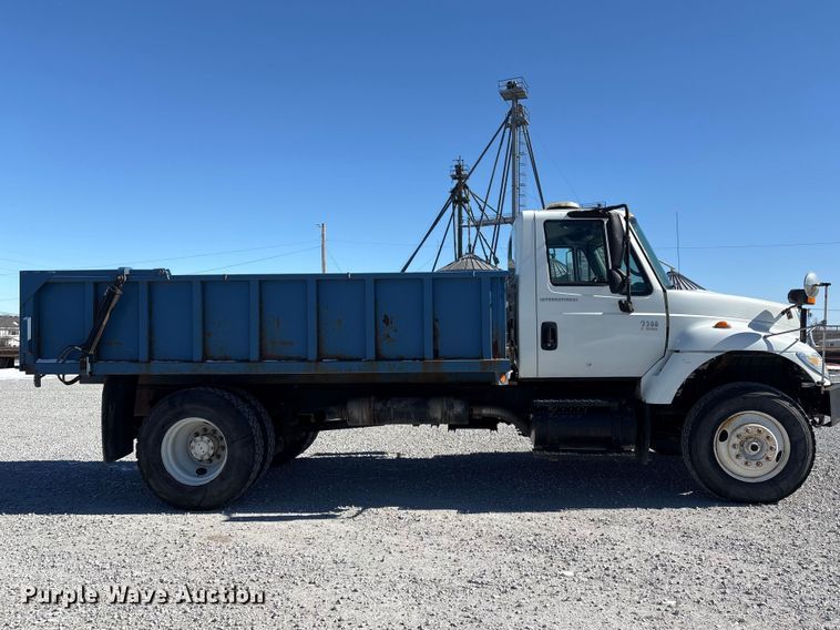 image for item FG2697 2005 International 7300 dump truck