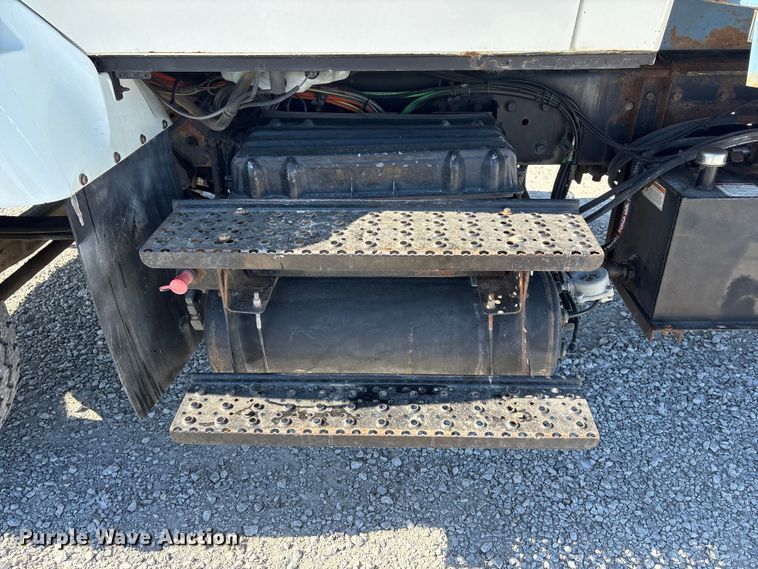 image for item FG2697 2005 International 7300 dump truck