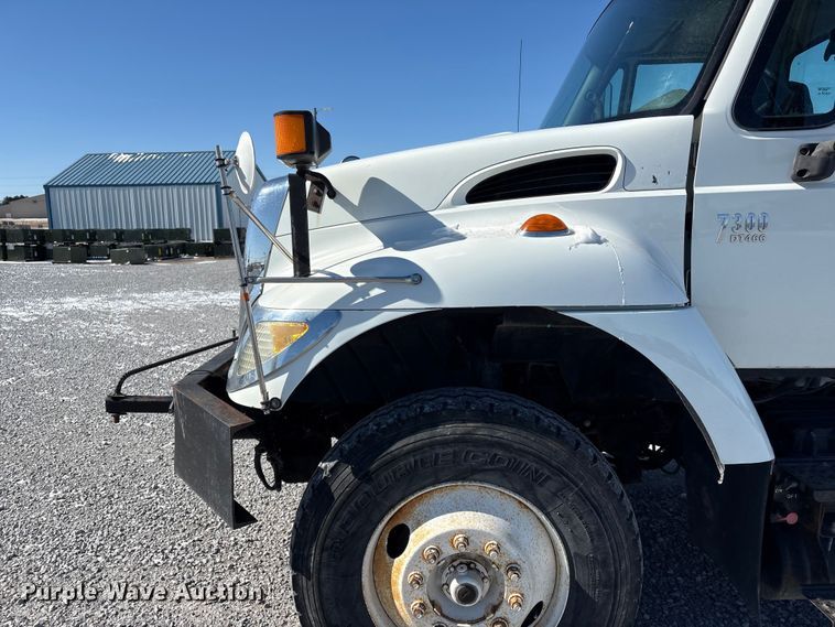 image for item FG2697 2005 International 7300 dump truck