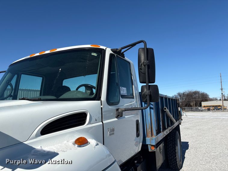 image for item FG2697 2005 International 7300 dump truck