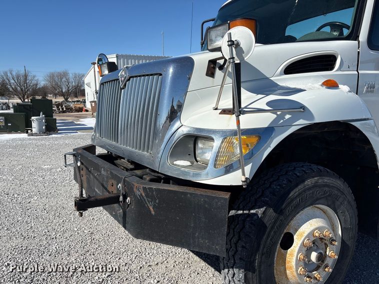 image for item FG2697 2005 International 7300 dump truck