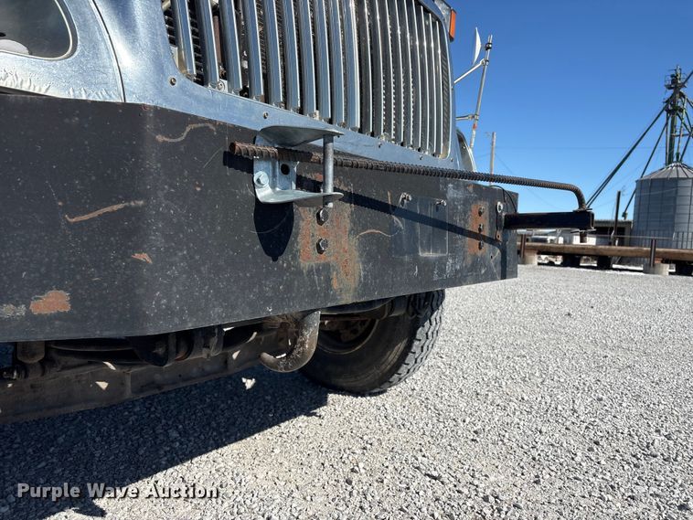 image for item FG2697 2005 International 7300 dump truck